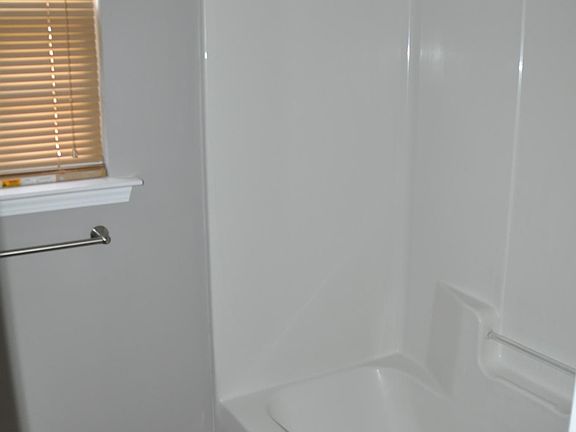 3rd image of 212 Chateau St