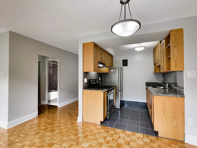 680 Roselawn Ave — Photo 134
