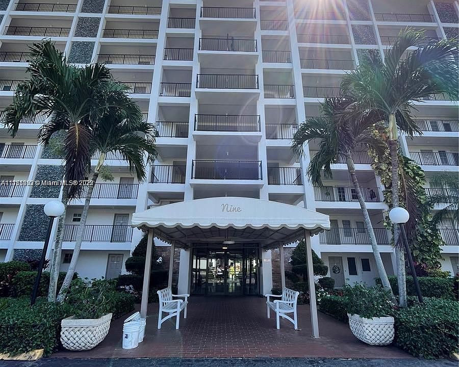 1st image of 3100 N Palm Aire Dr APT 204