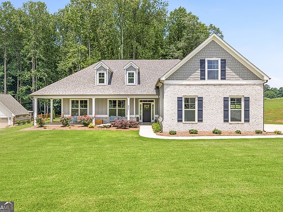 2nd image of 231 Camden Loop