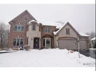 752 Fox Run Dr, Geneva, IL 60134