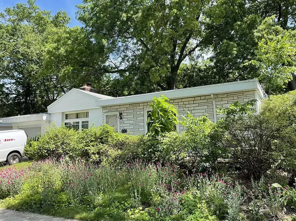 6711 185th St, Fresh Meadows, NY 11365