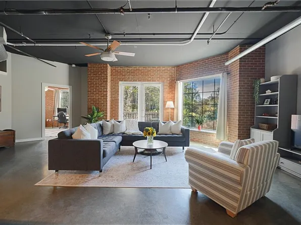 395 Central Park Pl NE Unit 210, Atlanta, GA 30312