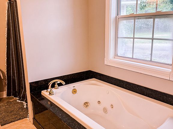 4th image of 33 Johnston Rd