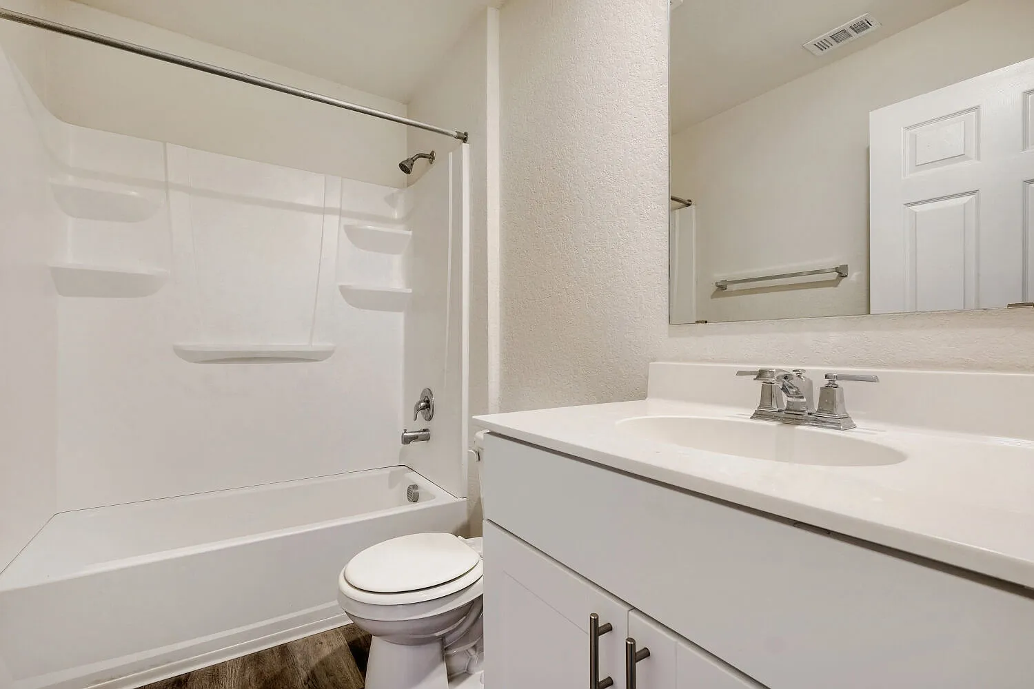 4 bed, 2029 sqft, $1,725 — Photo 2