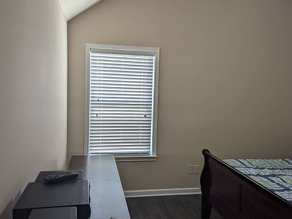 3rd image of 7 Maple Hill Dr