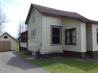 1514 Marquette St, Cheboygan, MI 49721