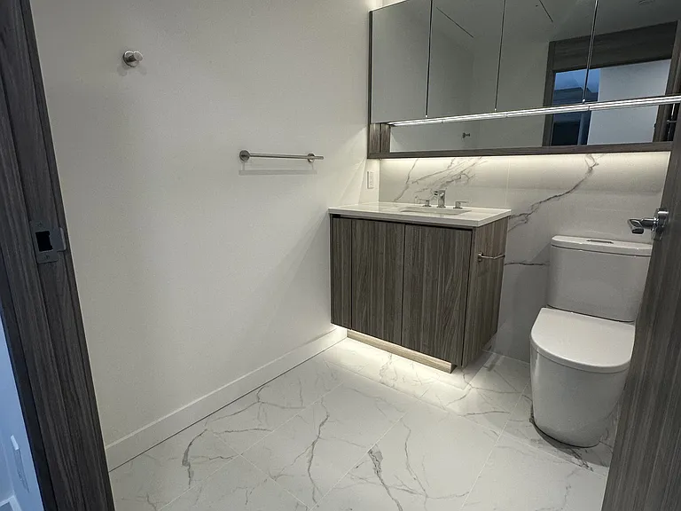 18 Esther Shiner Blvd #1915 — Photo 3