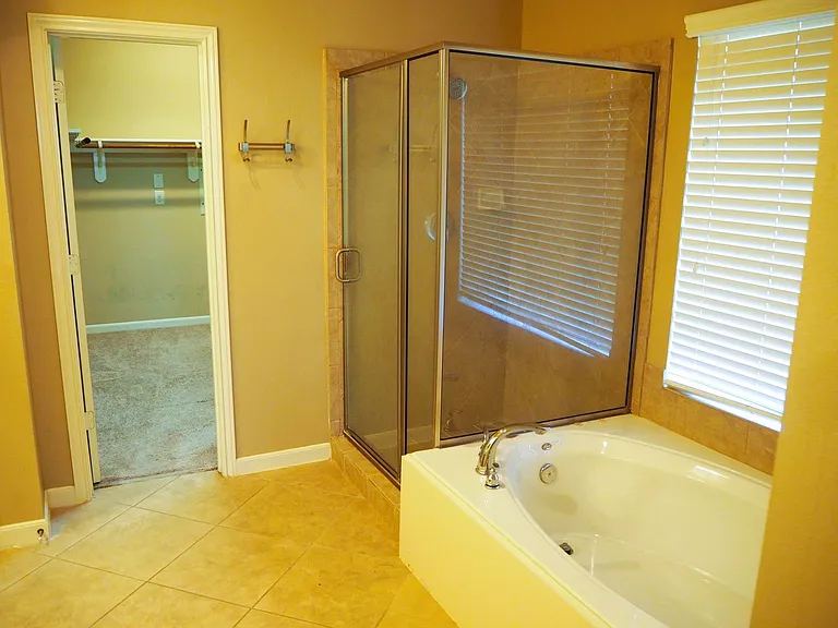 28607 Green Hedge Dr — Photo 15