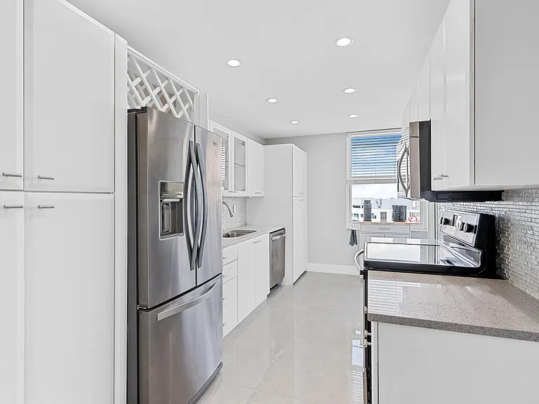 2800 E Sunrise Blvd #19D — Photo 21