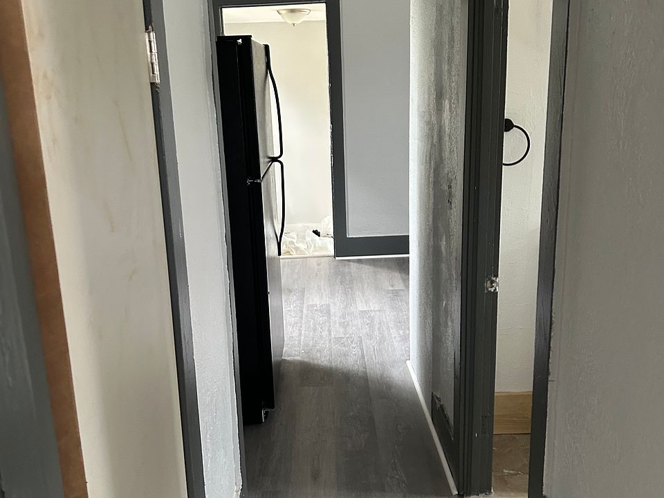 2nd image of 406 Douglas St