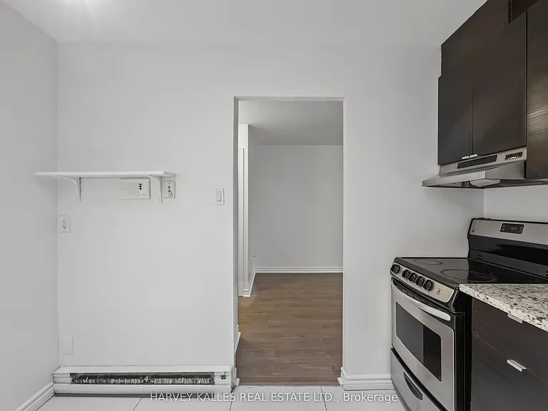 353 Queen St W #10 — Photo 9