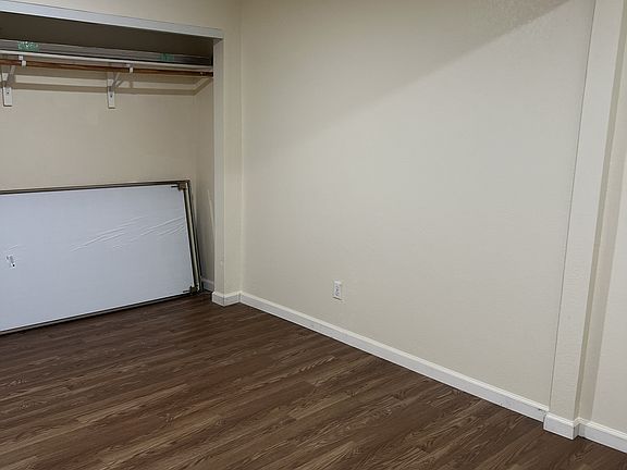 3rd image of 10031-10059 Macarthur Blvd