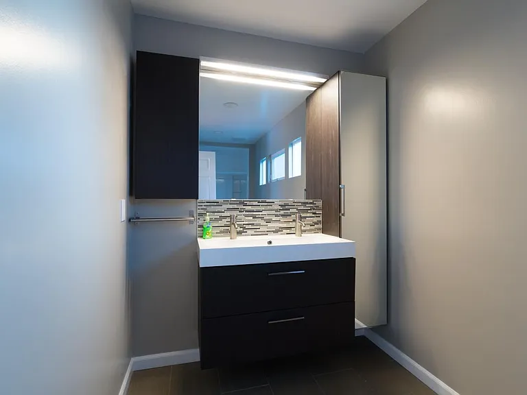 Master bathroom downstairs