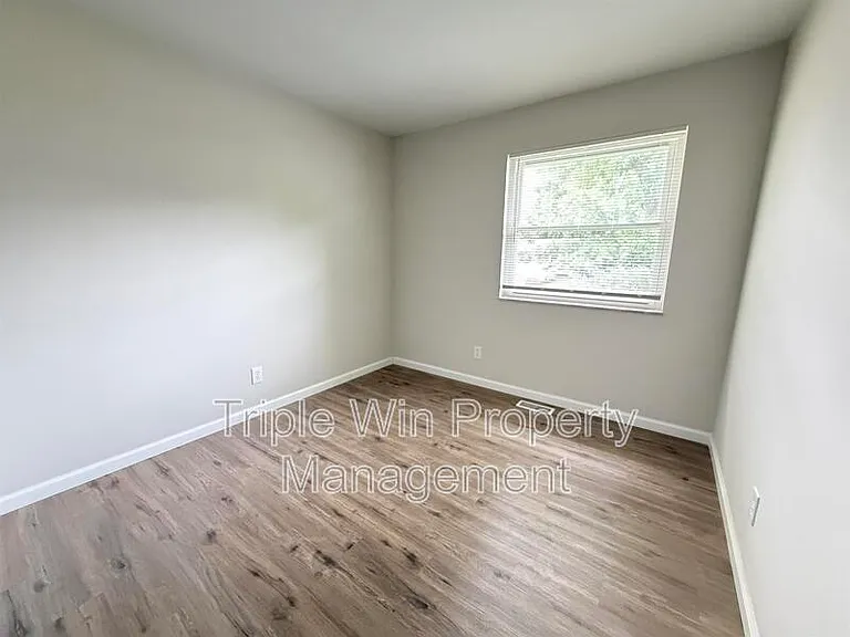 2245 Lindsay Ln — Photo 20