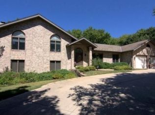 12650 Meadow Dr, Elm Grove, WI 53122