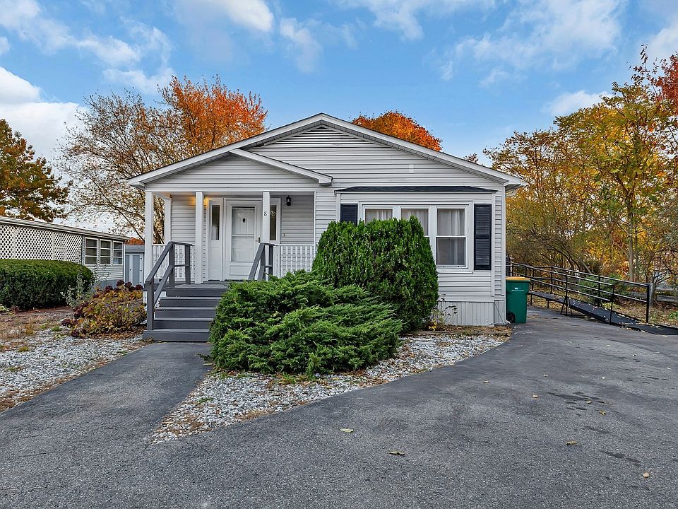 1st image of 8 Forest Ln