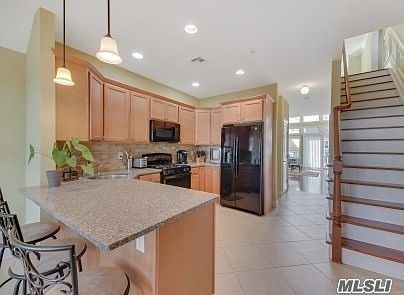 5th image of 45 Meadow Dr