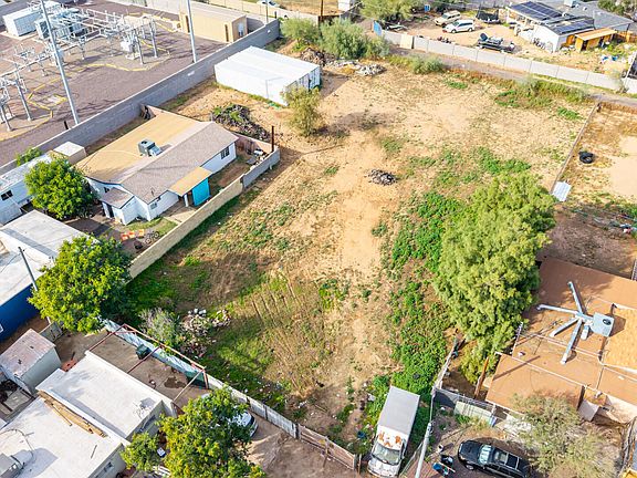 3rd image of 1724 W DESERT COVE Avenue #-