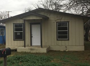 200 Nicholas St, Uvalde, TX 78801