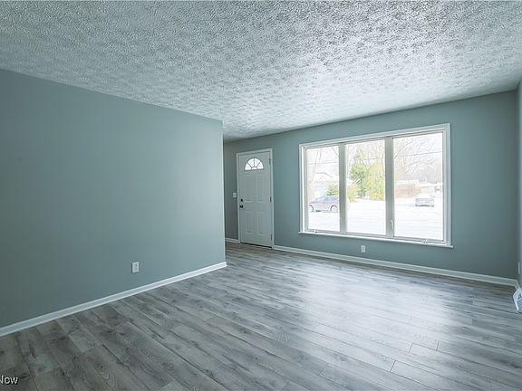 4th image of 532 Wesley Ave