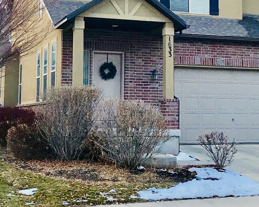 1st image of 1633 N Blackhawk Dr