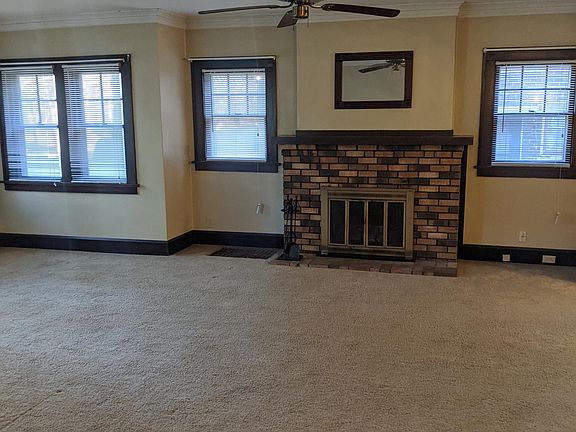 2nd image of 209 Washington St #1