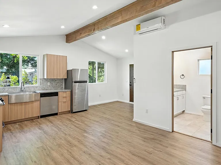 8846 Laramie Ave — Photo 15
