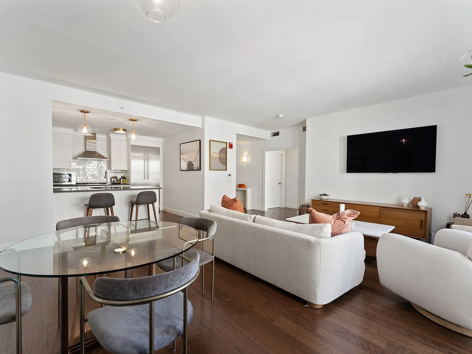 2 bed, 1249 sqft, $6,200 — Photo 3
