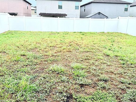 3rd image of 14832 Crescent Rock Dr