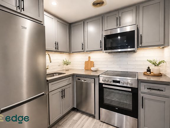 2nd image of 357 Adelphi St #1E