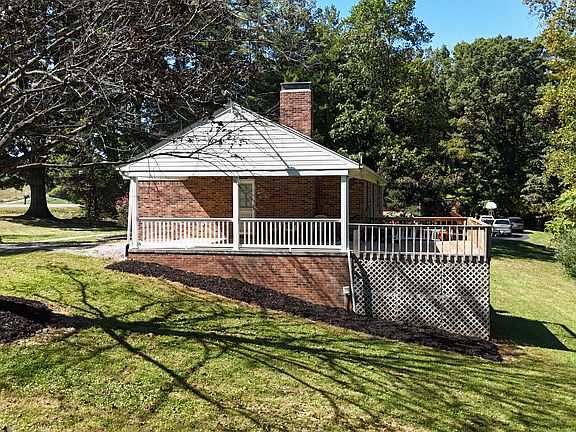 3rd image of 291 Ruritan Rd