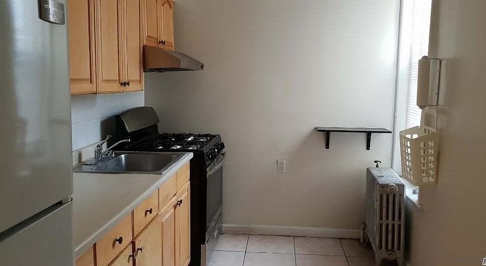 2nd image of 22-24 128th St