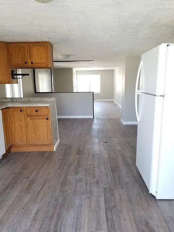 3 bed, 1023 sqft, $3,000 — Photo 2