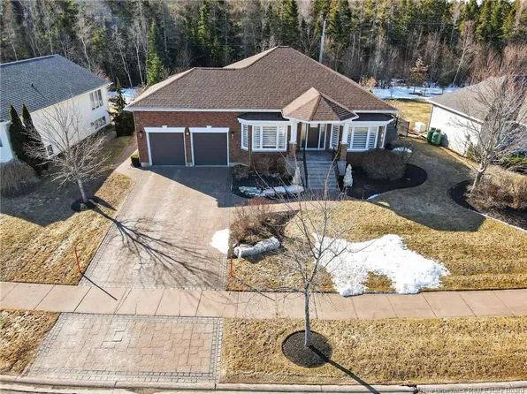 60 Royal Oaks Blvd, Moncton, NB E1H 3P2
