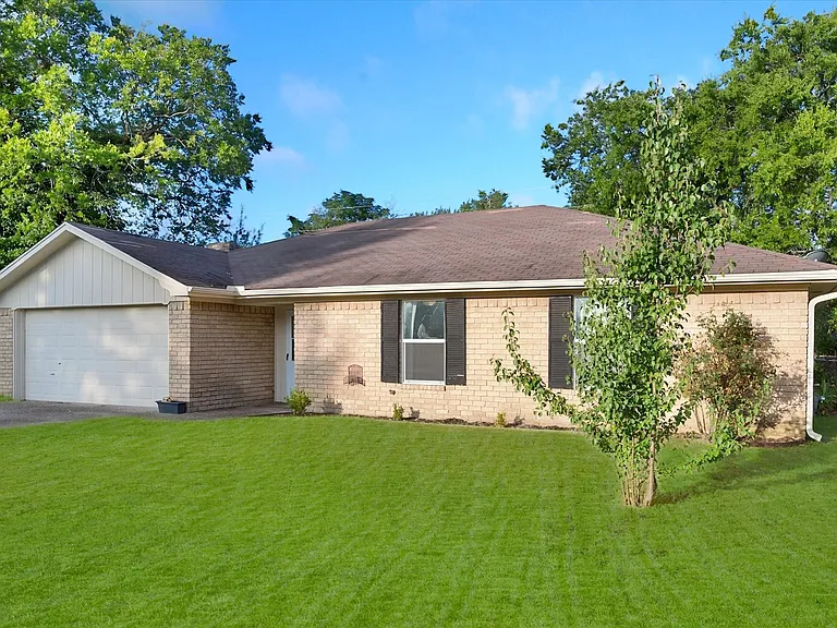 2604 Fairmont Cir — Photo 29