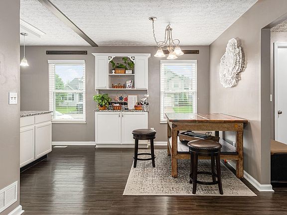 4th image of 8483 Priestley Dr