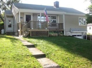 62 Oak St, Middletown, RI 02842