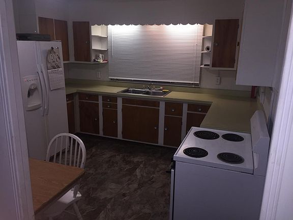 2nd image of 2141 S Taylor St