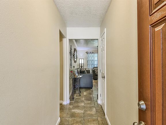 4th image of 1218 Wildgrove Dr