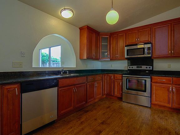 2nd image of 354 Grandpark Cir