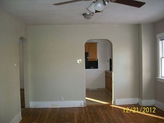 2nd image of 917 Jackson St