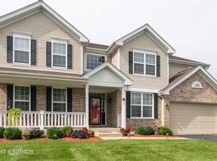 1394 Essex Dr, Hoffman Estates, IL 60192
