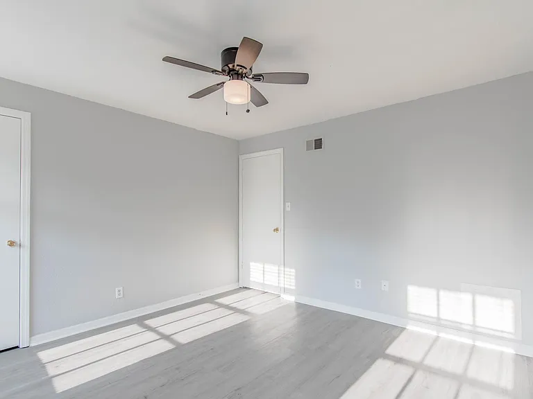 13545 Embassy Park Ct #13545 — Photo 19