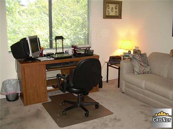 2nd bedroom/office area with own bathroom