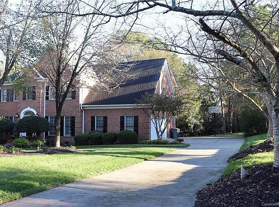 3rd image of 2421 Howerton Ct