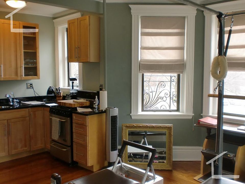 2nd image of 64 Charlesgate E #Oo69