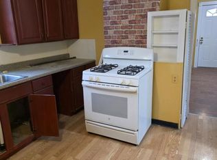 8 Bunn St, Amsterdam, NY 12010