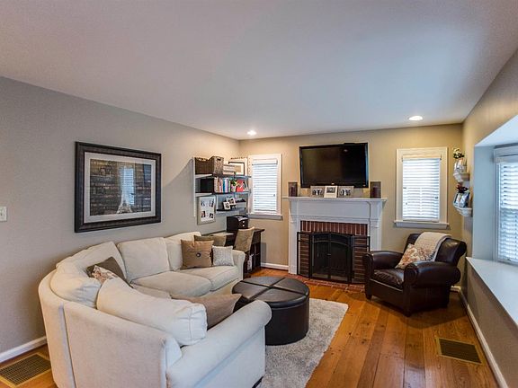 2nd image of 3317 S Sterling Way