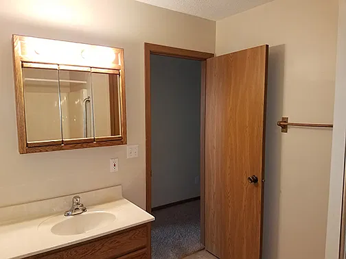 2 bed, 1250 sqft, $1,275 — Photo 3